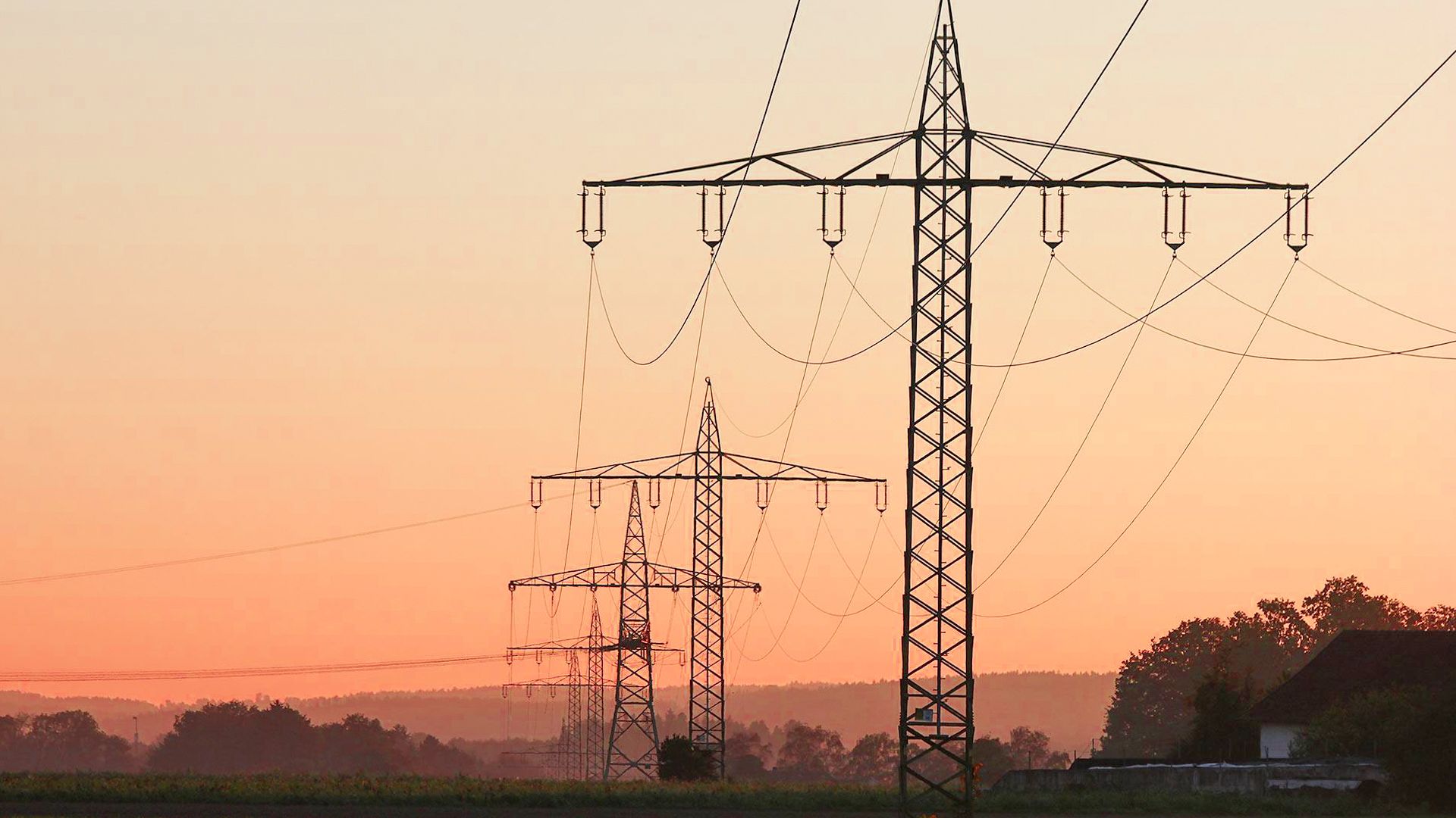 ABEL Hochspannungsmasten bei Sonnenuntergang